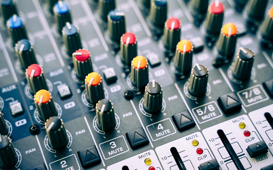 Ein Tonstudio im Jugendzentrum (JuZ) mit Workshop. Ein Tonstudio im Jugendzentrum (JuZ) mit Workshop.