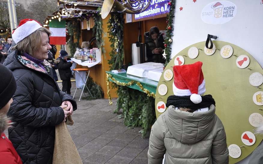 Am städtischen Stand kam besonders das Glücksrad bei den Besucherinnen und Besuchern gut an.